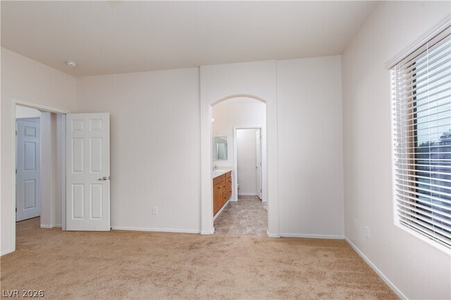 Building Photo - 2875 Rough Green St