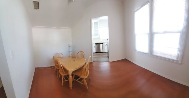 Building Photo - 8437 Naylor Ave