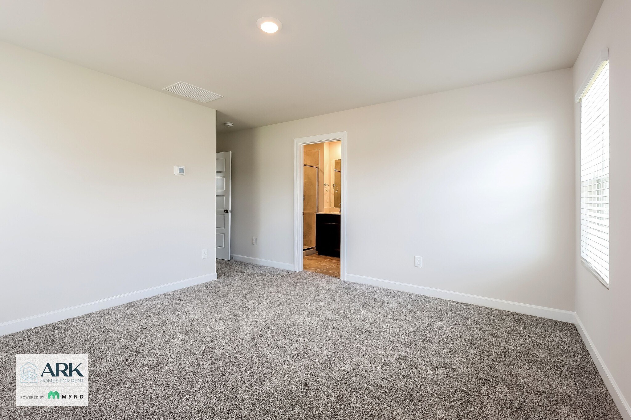 Building Photo - 220 Telford Dr