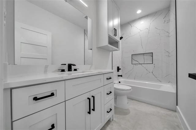 Building Photo - 2230 Garden Dr