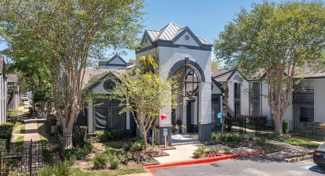 Building Photo - 874 Yorkchester Dr