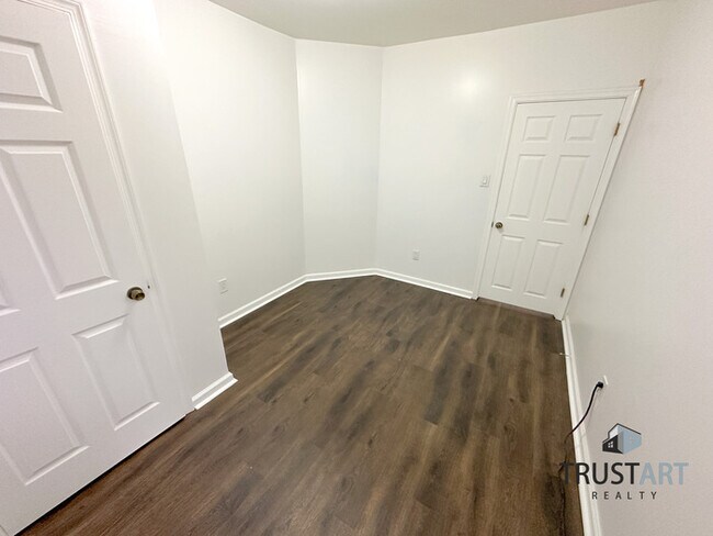 Building Photo - 3 Bedroom townhome in neark Parkland, Phil...