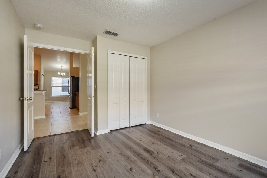 Building Photo - 231 Copper Oak Ct