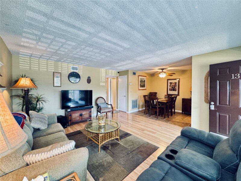 Building Photo - 2348 Shelley St