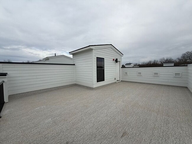 Building Photo - 1234 Coach Sta Aly