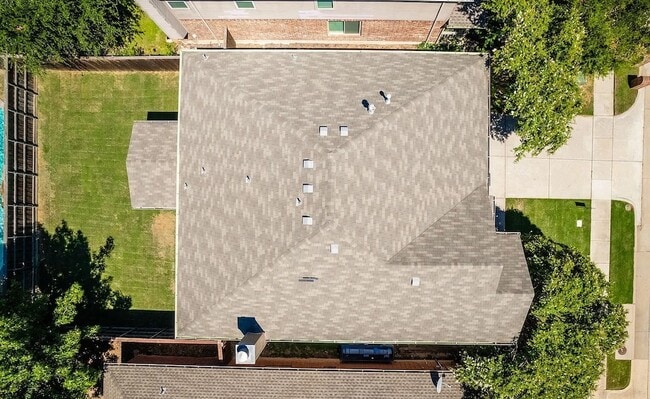 Building Photo - 5828 Pebble Ridge Dr