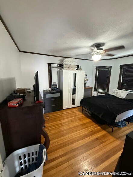 Building Photo - 9 Roberts Rd