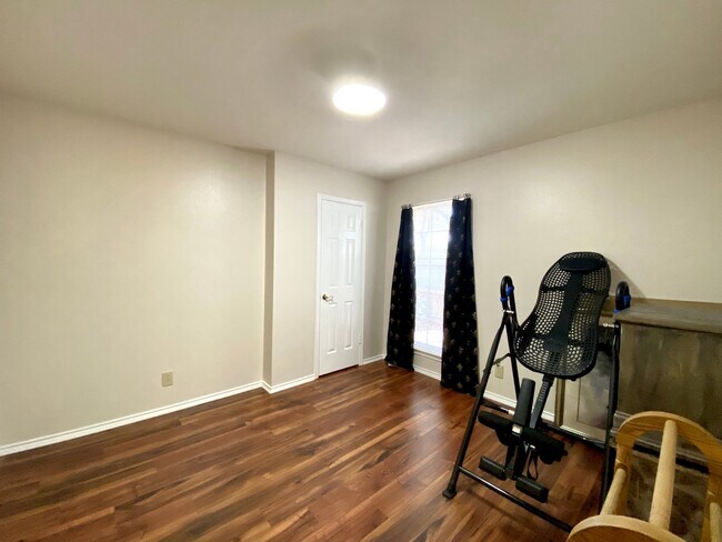 Building Photo - 13706 Morningbluff Dr