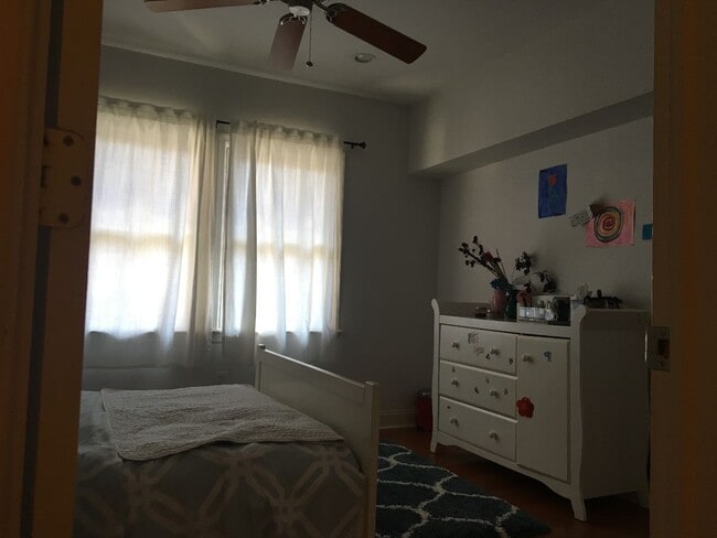 Building Photo - 215 S Quince St