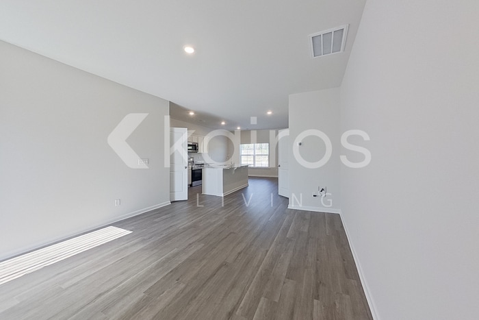 Building Photo - 2461 Banyan Cir