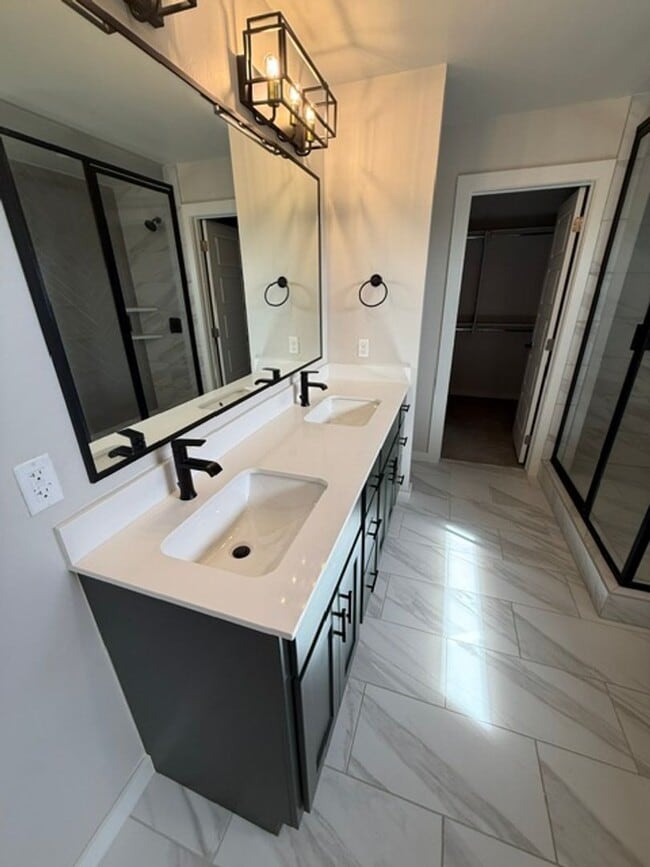 Building Photo - Beautiful  Home in Edmond