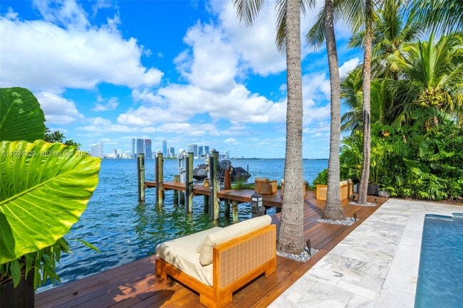 Building Photo - 244 W San Marino Dr