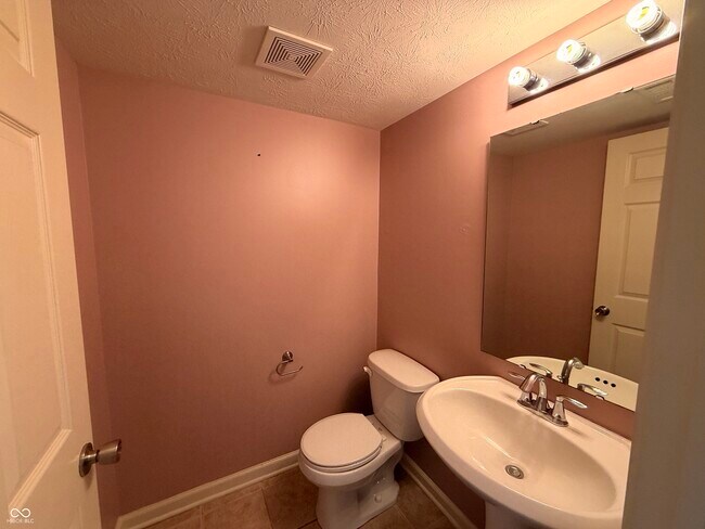 Building Photo - 11900 Kelso Dr