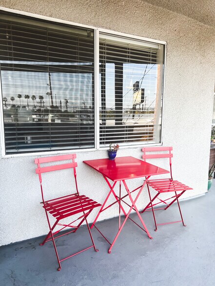front patio - 845 Brooks Ave