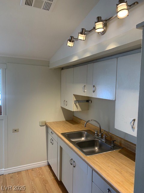 Building Photo - 5609 Evergreen Ave