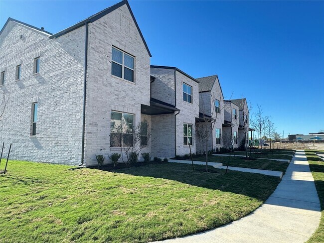 Building Photo - 1313 Eureka Spgs St