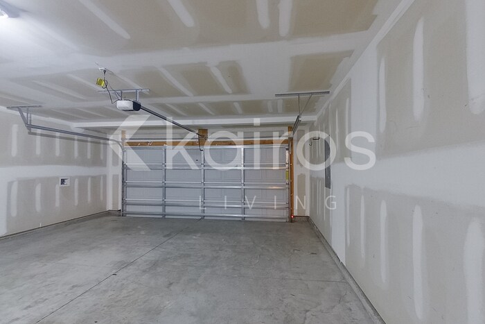Building Photo - 318 Sunrise Cir