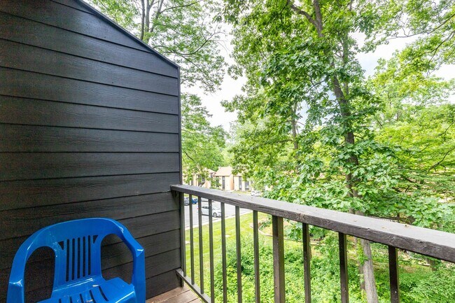 Building Photo - Spacious 3 Bedroom, 2 Bath Condo in Unionv...