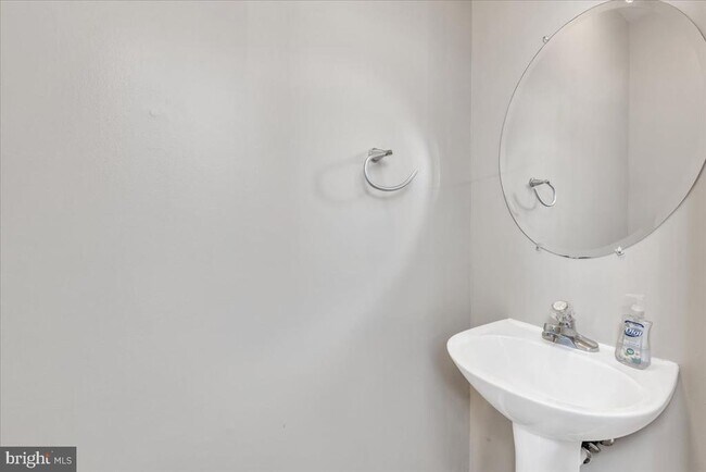 Building Photo - 11616 Nellings Pl