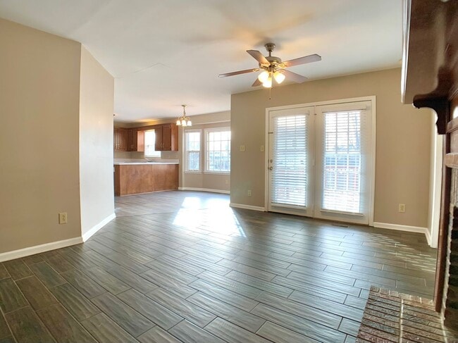 Building Photo - 3310 Mallard Dr