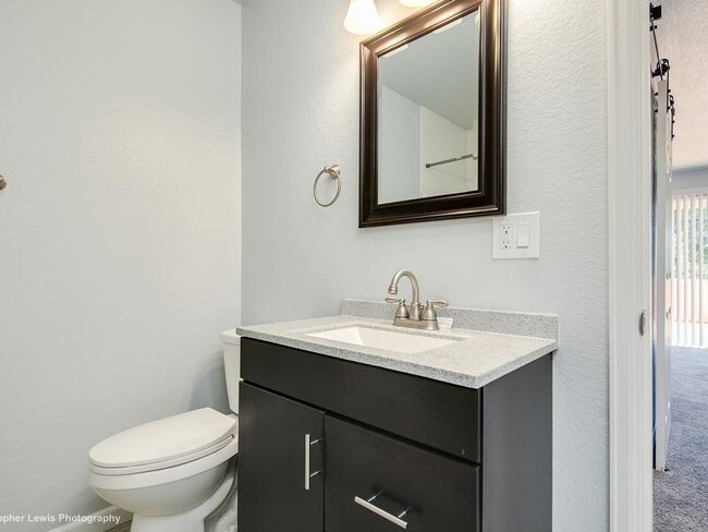 Building Photo - 1140 Poplar Ave