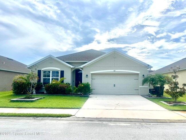 Primary Photo - 925 Newton Cir