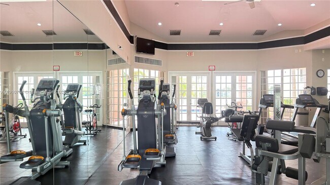 Building Photo - 2803 N Oakland Forest Dr