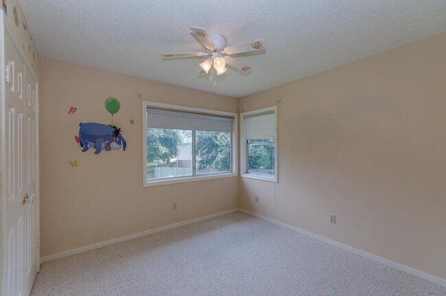 Building Photo - 11310 Chiselhurst Way Ct