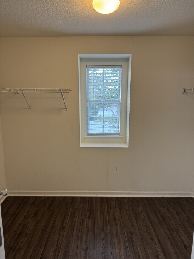 Building Photo - FOR RENT!!!!!-   2nd months rent is FREE!!!!