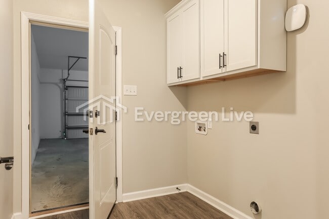 Building Photo - 4548 Western Woods Dr