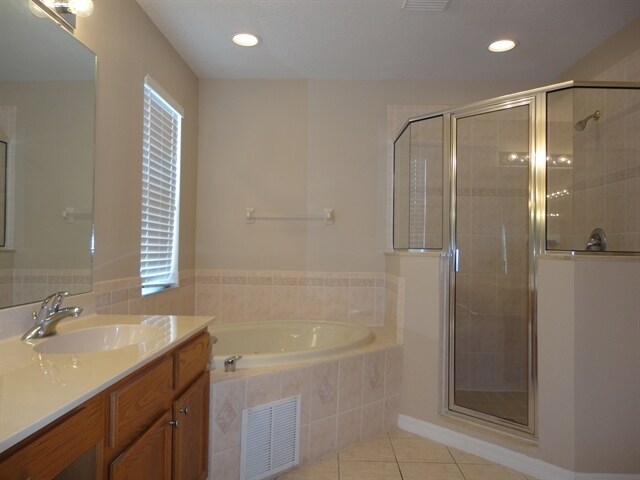 Building Photo - 8218 Canary Canyon Way