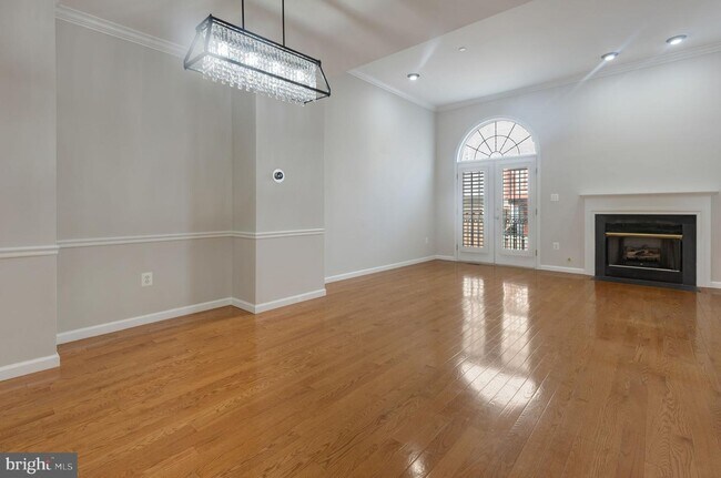 Building Photo - 434 Clayton Ln