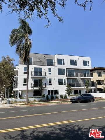 Building Photo - 4806 Sylmar Ave