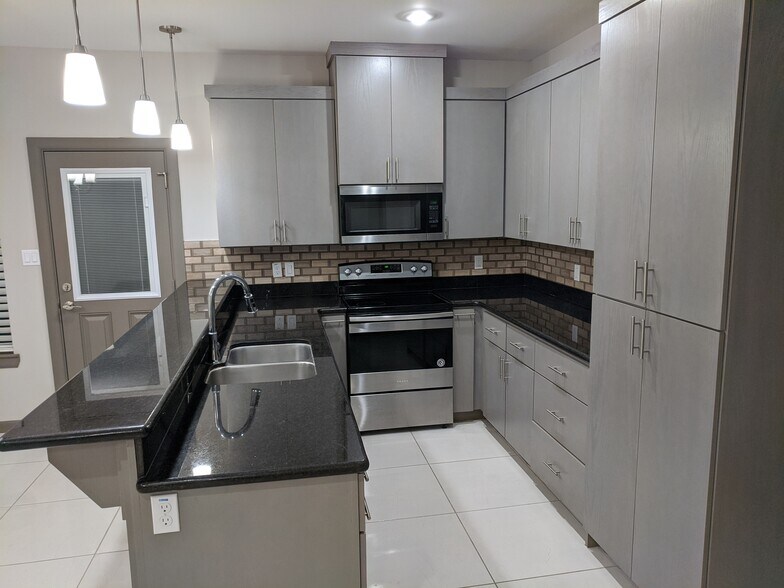 Building Photo - 4012 Whitewing Ave
