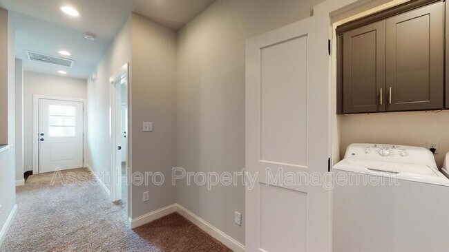 Building Photo - 203 Brentwood Dr E