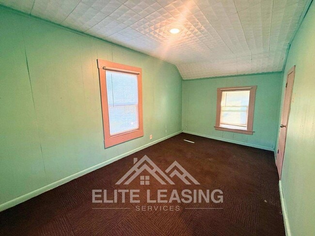 Building Photo - 4 Bedroom | 2 Bathroom Home – Spacious and Inviting!