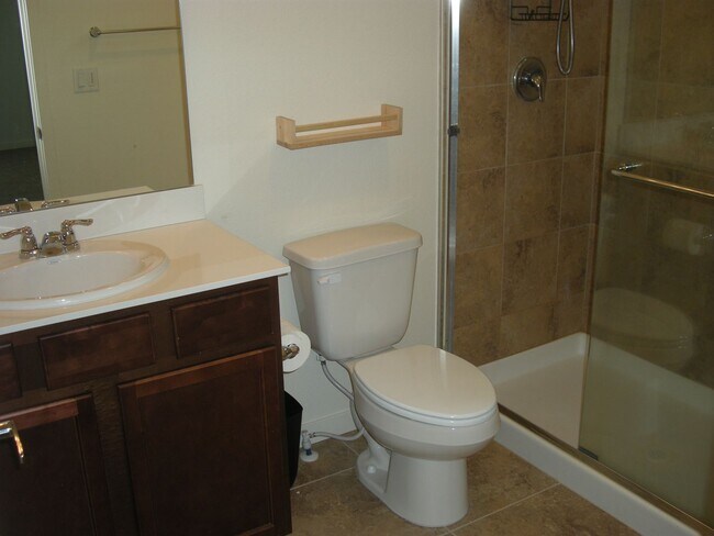 Building Photo - Two Bedroom, Two and and a Half Bath Townh...