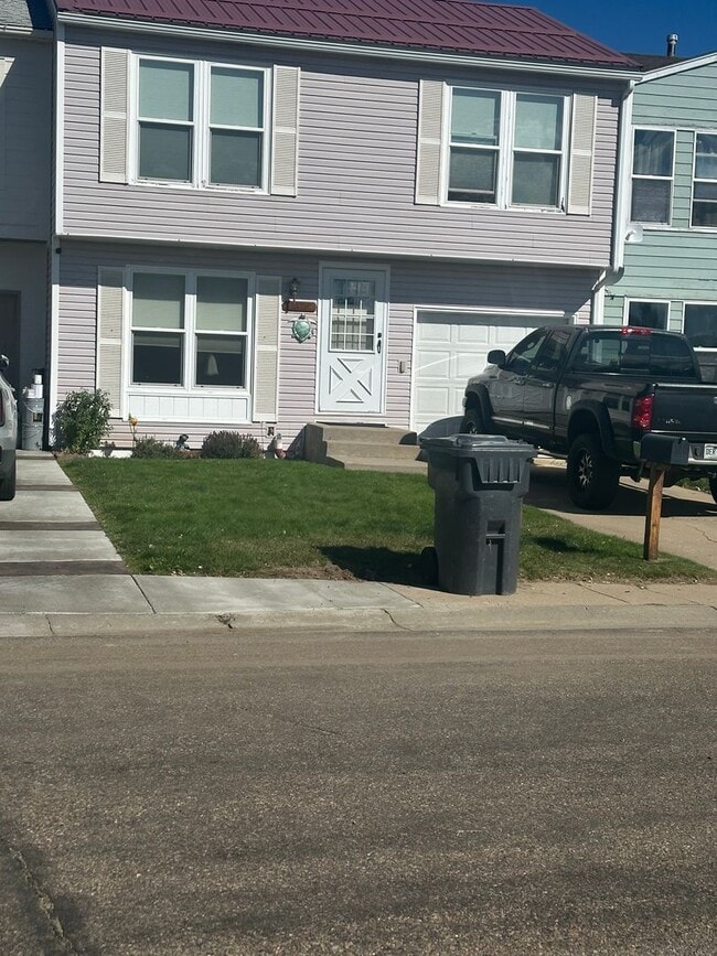 Primary Photo - Townhouse