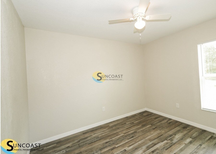Building Photo - 9137 N Mendoza Way