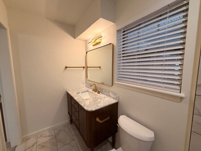 Building Photo - Rollingwood Neighborhood