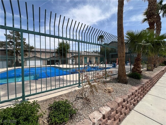 Building Photo - 5253 S Westwind Rd