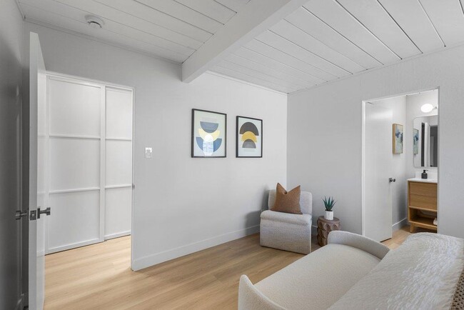 Building Photo - 729 Stendhal Ln