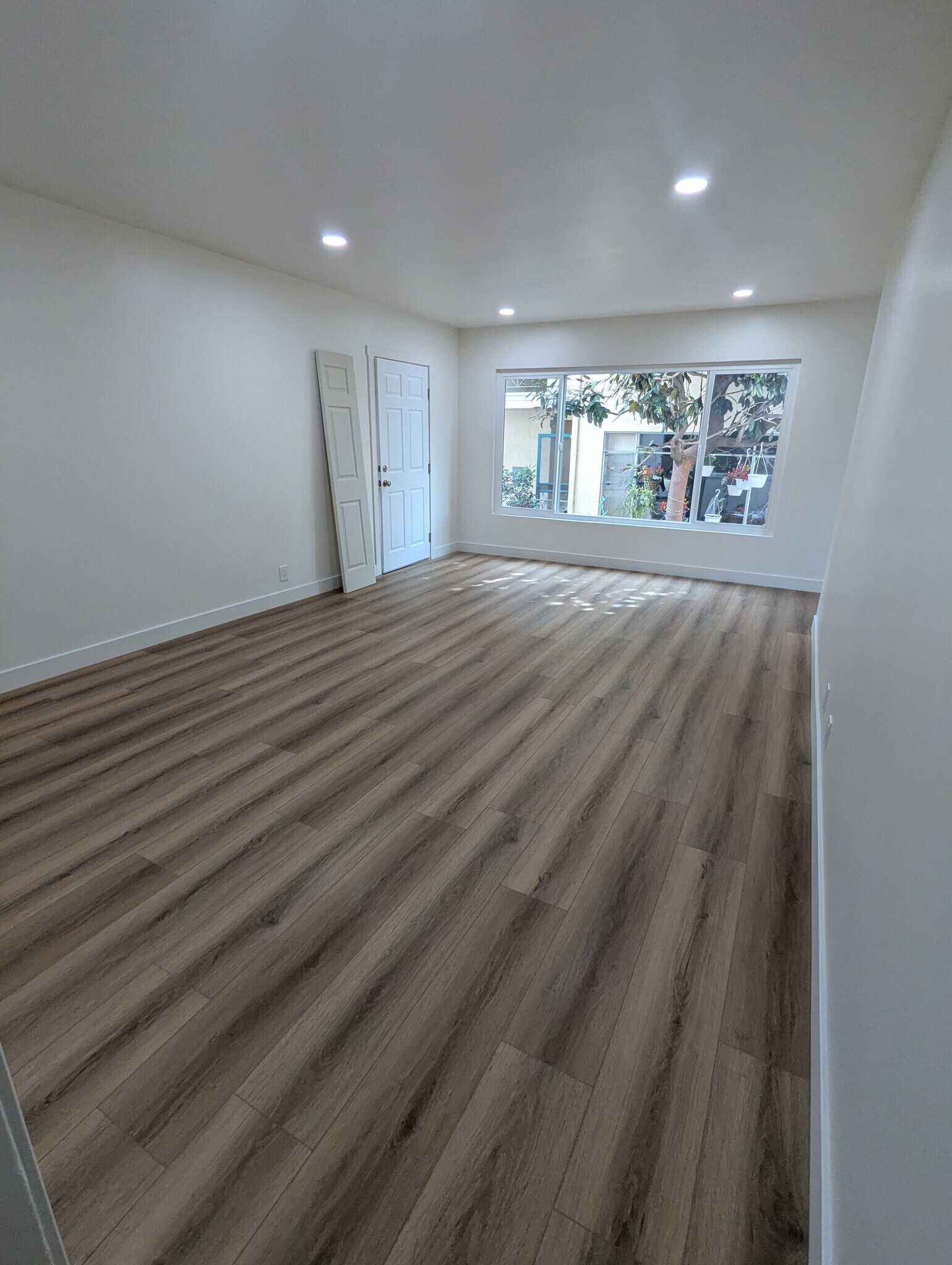 Building Photo - 613 Illinois Ct