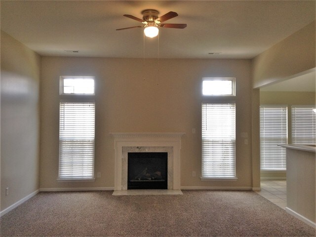 Building Photo - 2512 Kings Farm Way