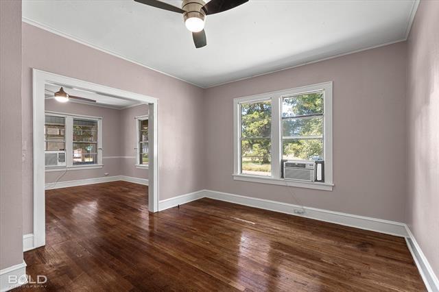 Building Photo - 202 E Elmwood St