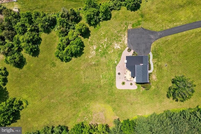 Building Photo - 1602 Harbourton Rocktown Rd