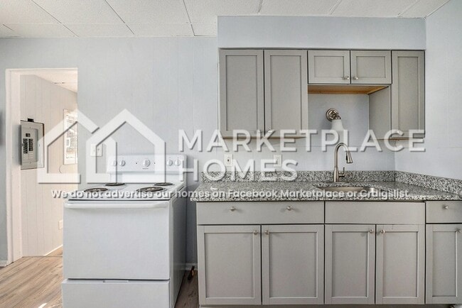 Building Photo - 7043 Meadow Ave