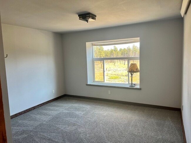 Building Photo - 1 bedroom with office in Black Forest