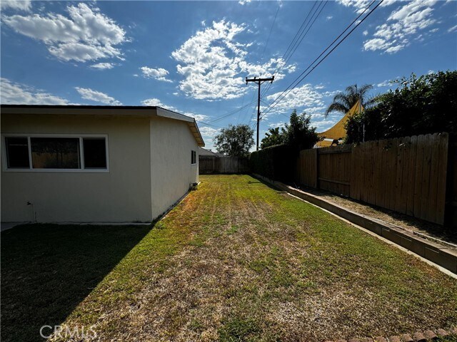 Building Photo - 951 Magellan St