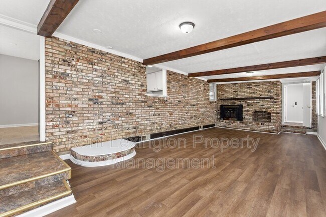 Building Photo - 228 Kenlock Dr